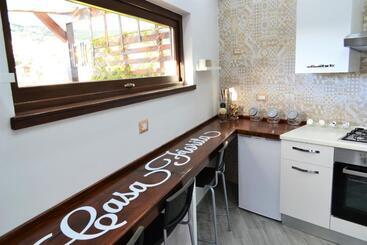 تختخواب و صبحانه Casa Fiorita