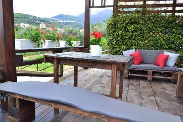 تختخواب و صبحانه Casa Fiorita