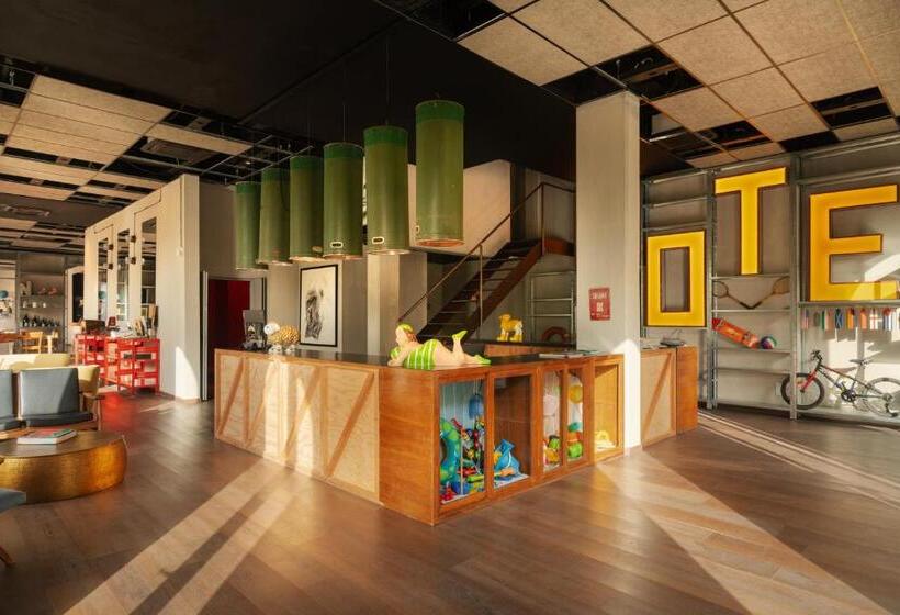 פונדק Re Versiliana