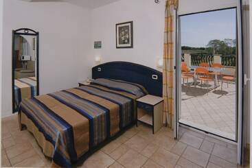Резиденция Villaggio Turistico Le Meridiane