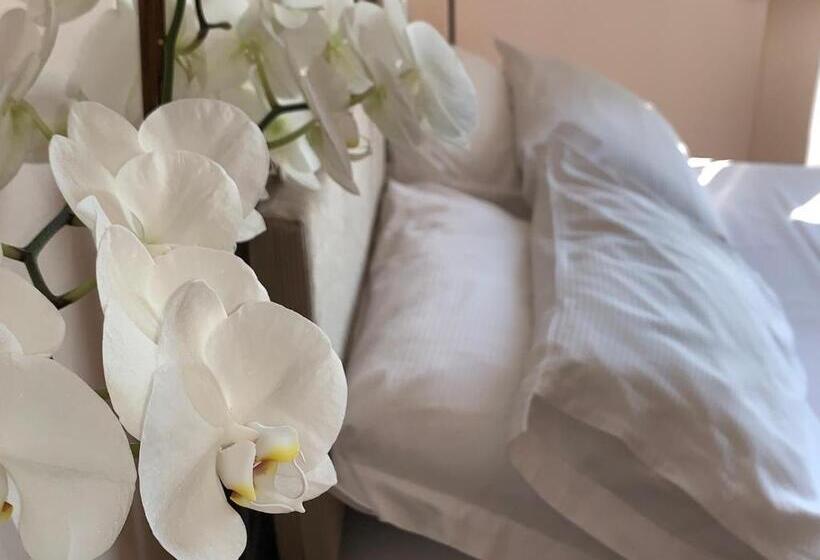 تختخواب و صبحانه Villa Ai Colli