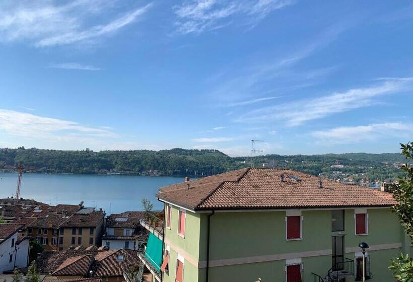 تختخواب و صبحانه Villa Ai Colli
