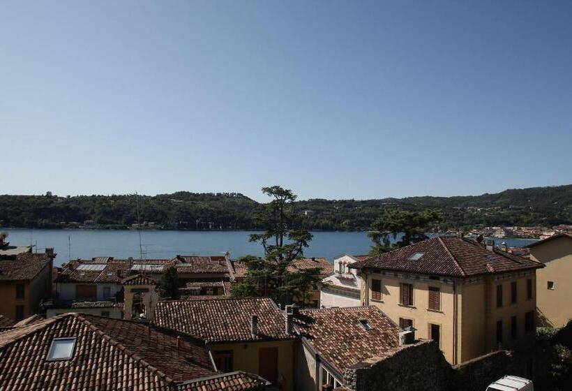 تختخواب و صبحانه Villa Ai Colli