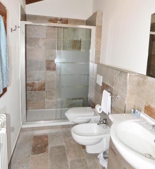 مبيت وإفطار La Valle Di Anna