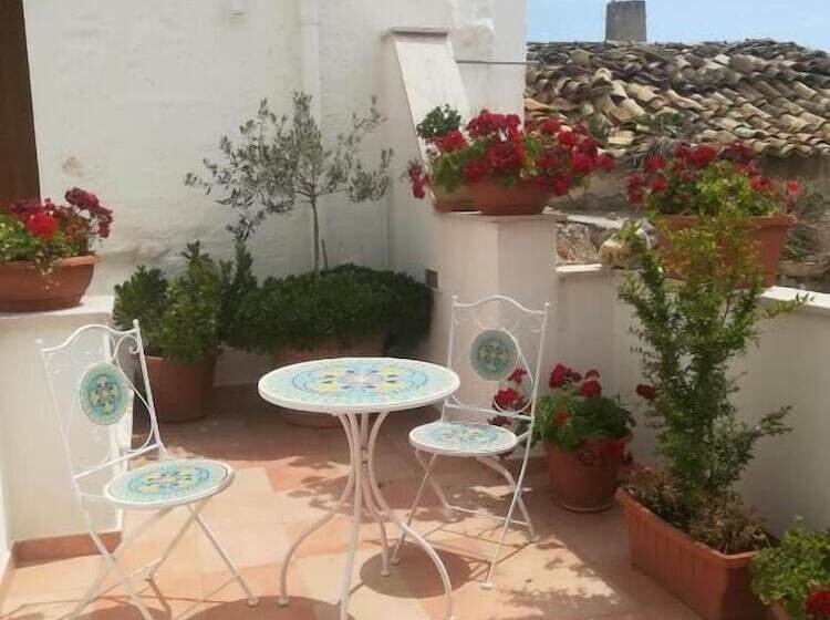 مبيت وإفطار Vico Marina