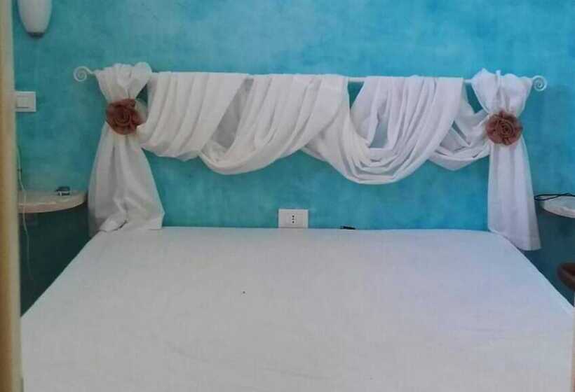 Blue And Blue Luxury Bed & Breakfast