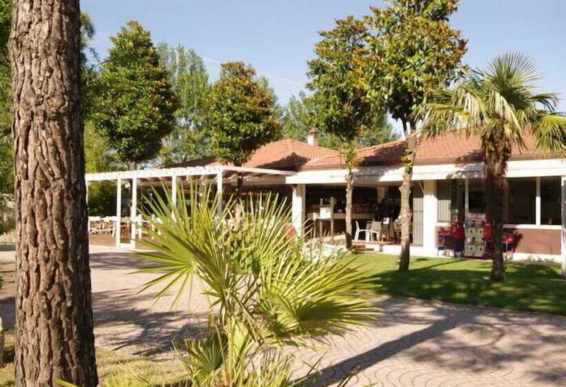 Отель Camping Village I Tre Moschettieri