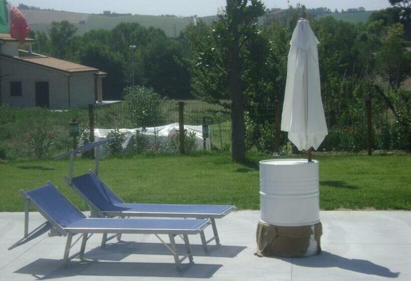 فندق ريفى Azienda Agrituristica Cluana