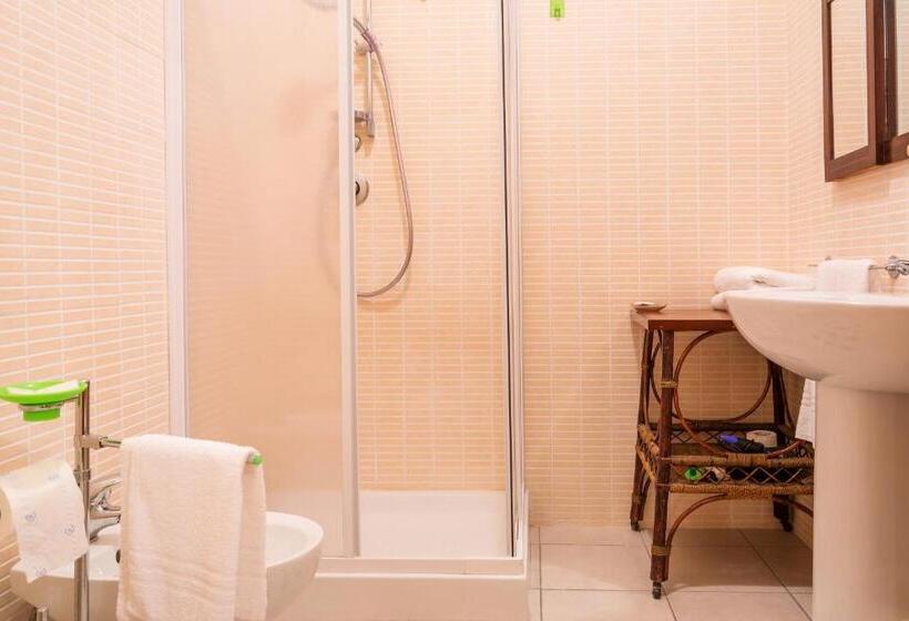 فندق ريفى Azienda Agrituristica Cluana