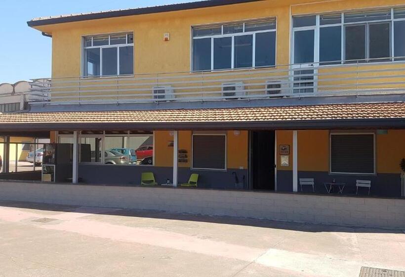 پانسیون Etna Parking