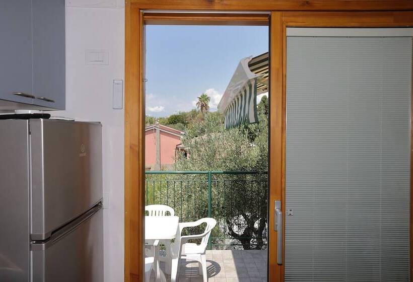 استراحتگاه Parco Vacanze Lo Scoglio