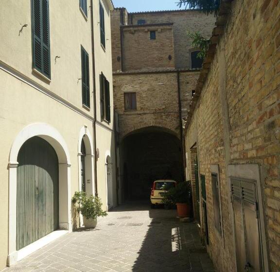 مبيت وإفطار Arco Di San Francesco