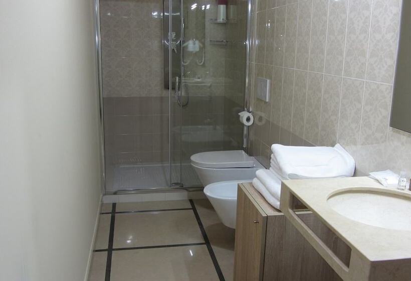 تختخواب و صبحانه Dimora Charleston Lecce Parcheggio Privato In Loco Gratis