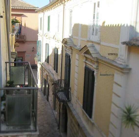تختخواب و صبحانه La Terrazza Del Poeta