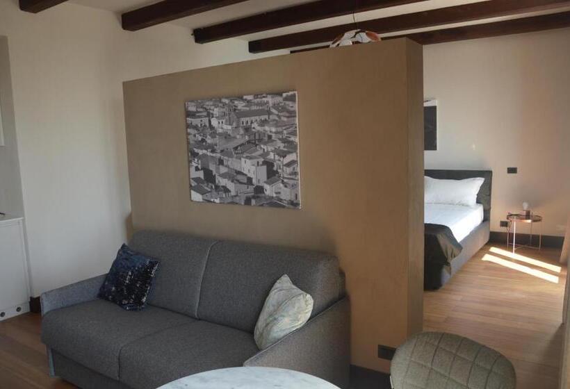 تختخواب و صبحانه Casarealia