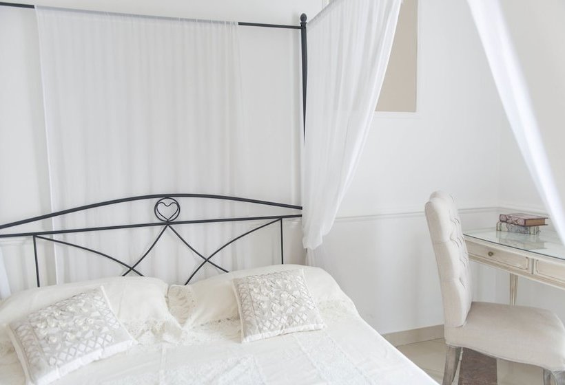 تختخواب و صبحانه Laetitia Guest House32