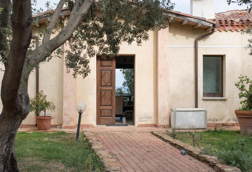 مبيت وإفطار Suite Cucinino, Bagno, Ingresso Indipendente In Villa Vìvì