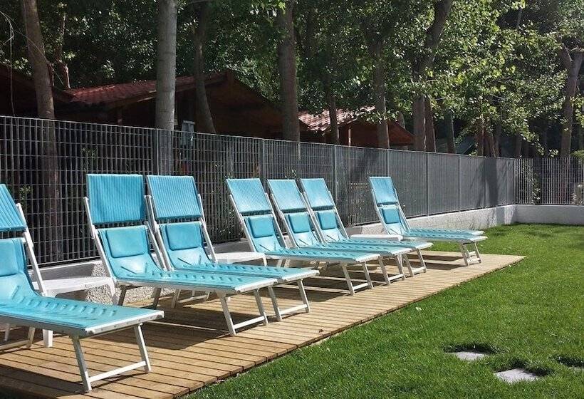 هتل Camping Dei Tigli