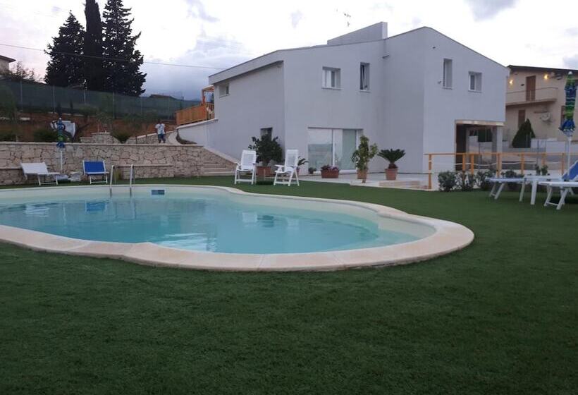 پانسیون Villa Verde