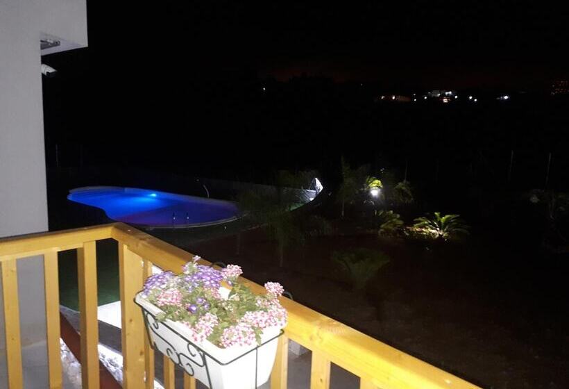 پانسیون Villa Verde