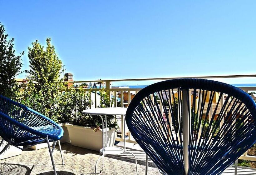 تختخواب و صبحانه Bella Villa