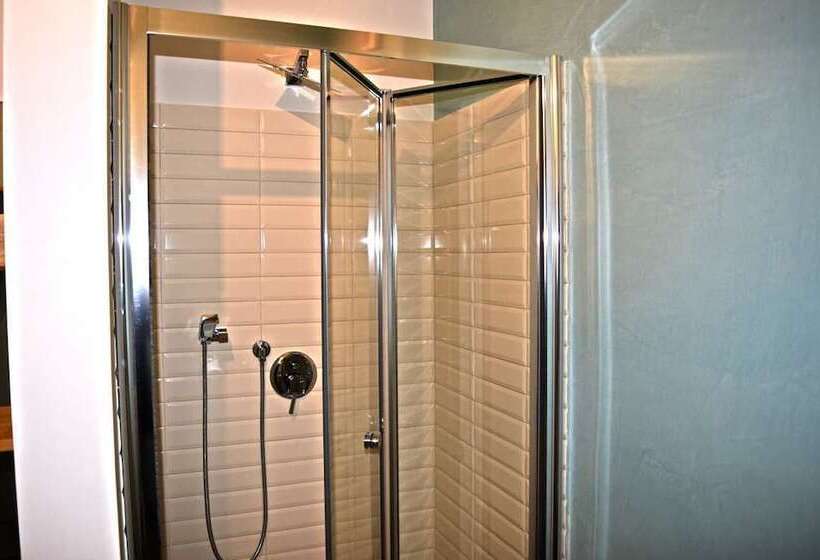 تختخواب و صبحانه Bella Villa