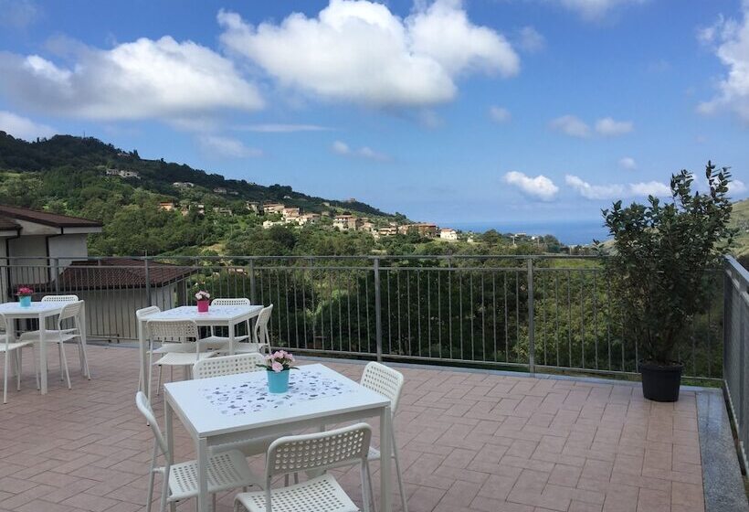 تختخواب و صبحانه Vista D Amare