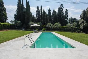 پانسیون Villa Piandaccoli
