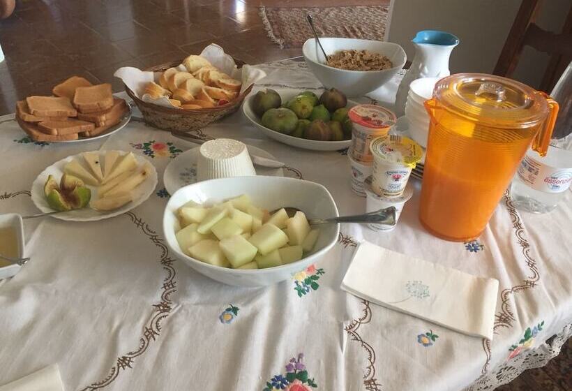 تختخواب و صبحانه Stella Dei Venti