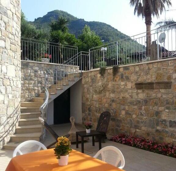 تختخواب و صبحانه Villa Le Favole