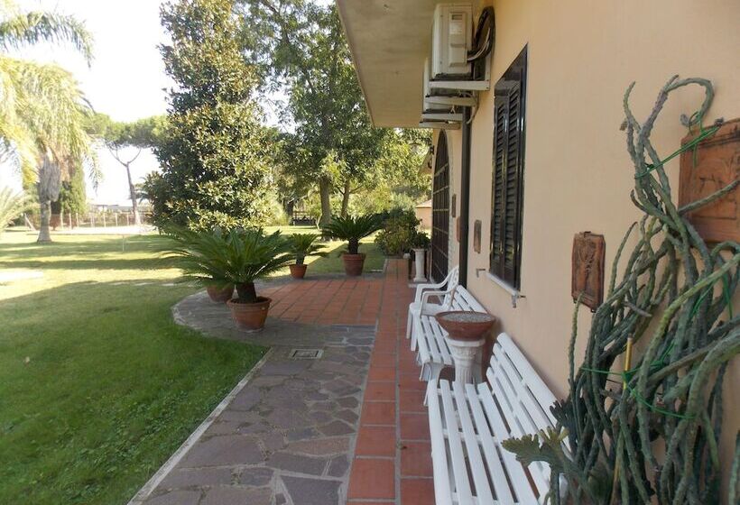 فندق فئة نجمة واحدة Villa Dei Butteri   Aprilia