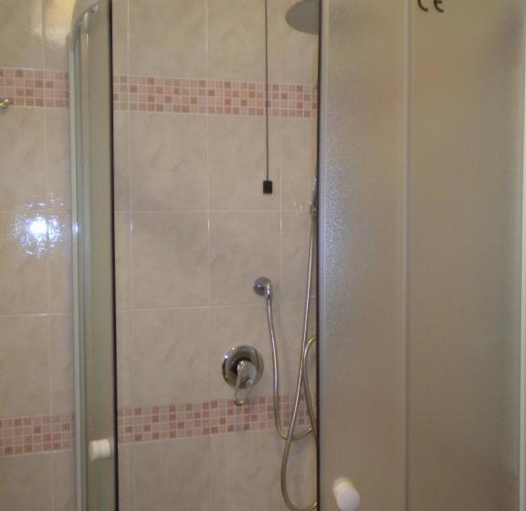 פנסיון Top Suit Uno   Guest House