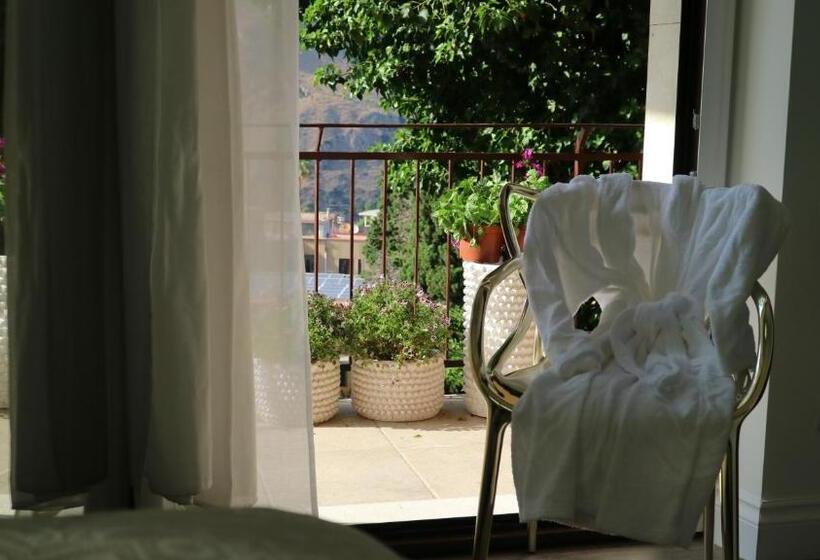 تختخواب و صبحانه Ciuritaormina Maison De Charme