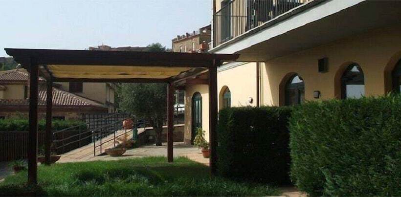 هتل Acqua Di Costanza