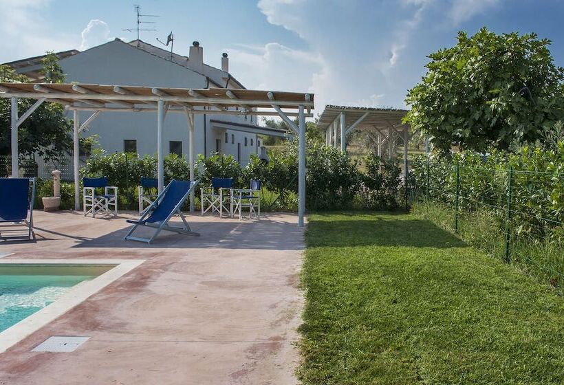 هتل روستایی Villa Marchetti