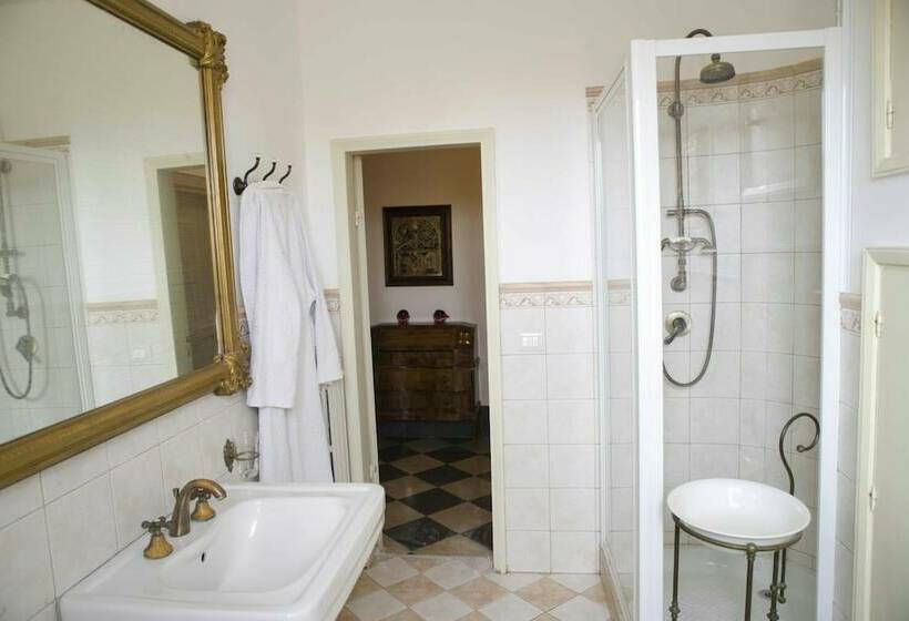 تختخواب و صبحانه Garibaldi 15