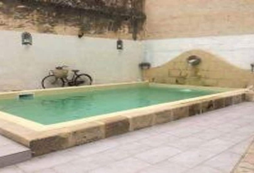 تختخواب و صبحانه Garibaldi 15