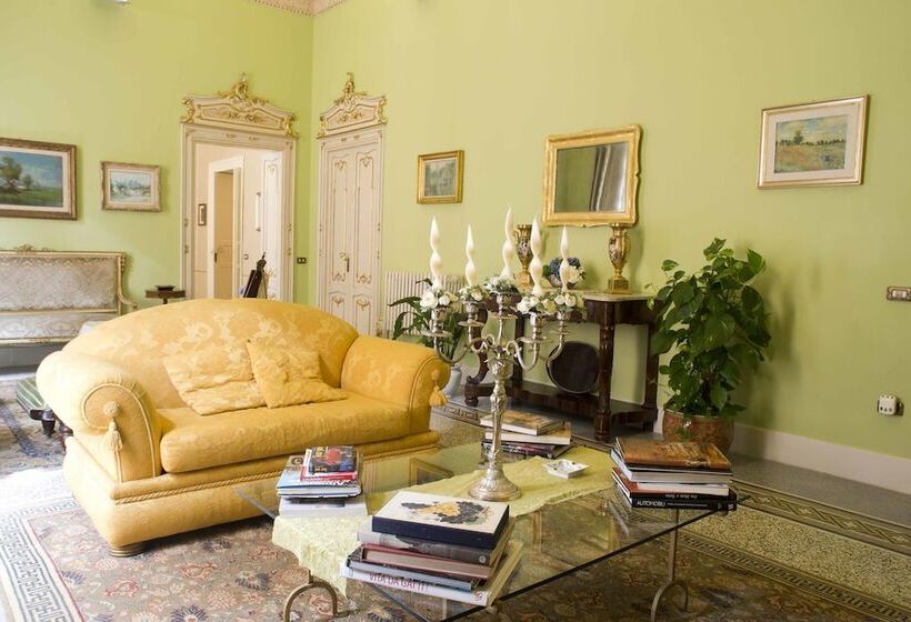 تختخواب و صبحانه Garibaldi 15