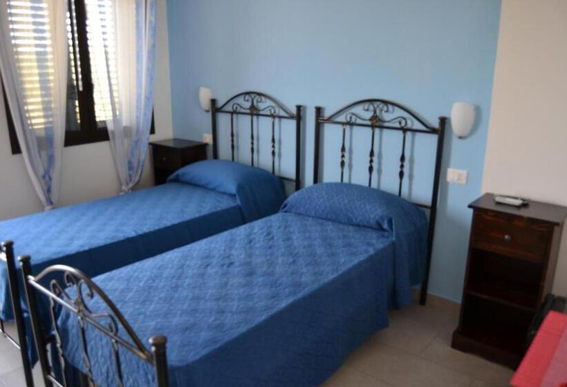 تختخواب و صبحانه Cala Arenella Near Spiaggia Foggia