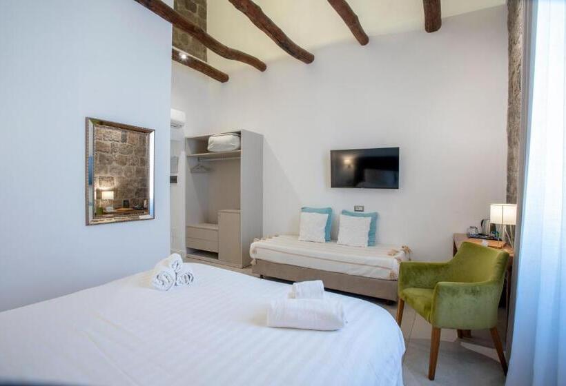 تختخواب و صبحانه La Chiaja Art&relais