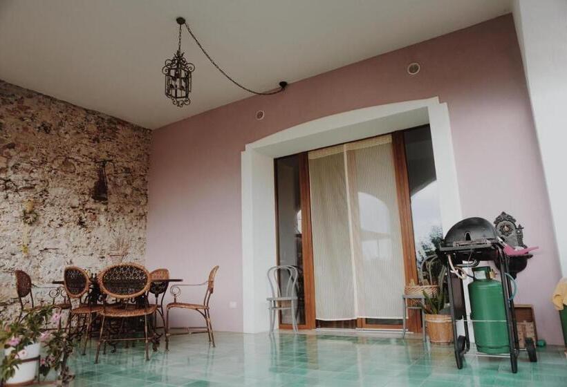 مبيت وإفطار Villa Alemi