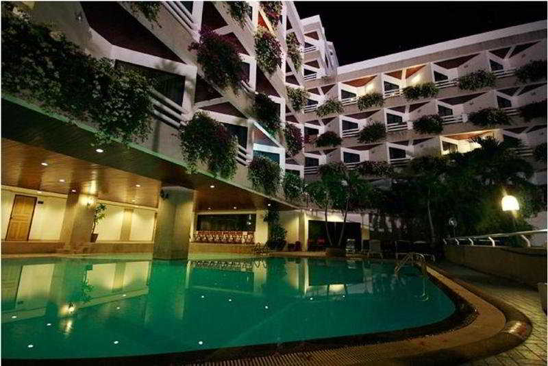 City Beach Resort