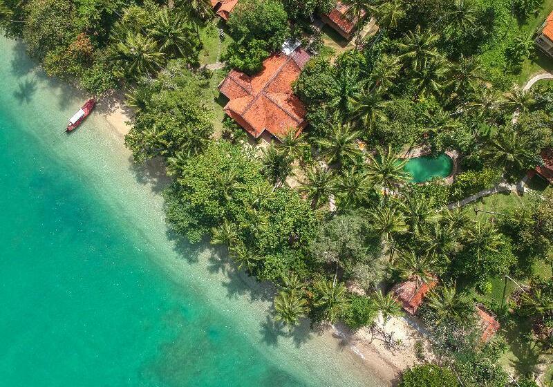 Отель Baan Mai Beachfront Phuket Lone Island