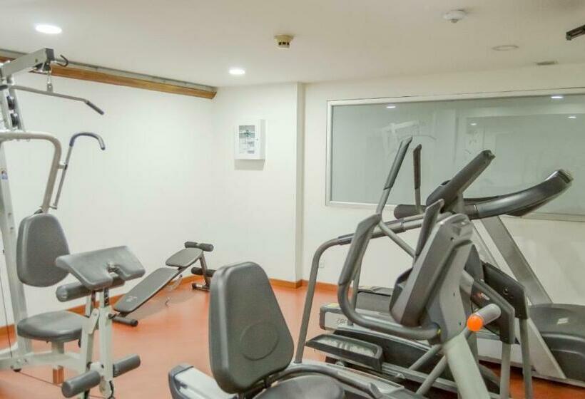 בית מלון כפרי Bogota Regency Usaquen