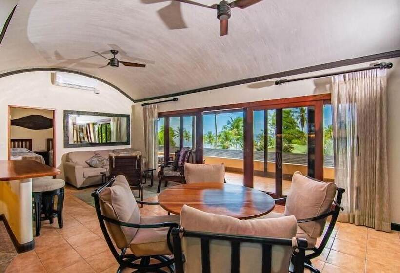 هتل Club Del Mar Oceanfront