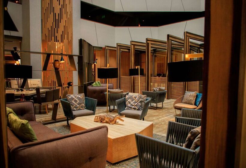 فندق Doubletree By Hilton Iquitos