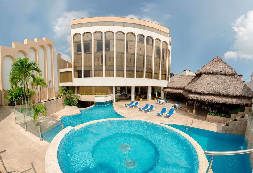 فندق Doubletree By Hilton Iquitos