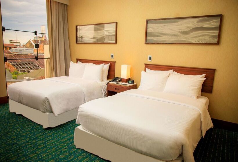 בית מלון כפרי Doubletree By Hilton Iquitos