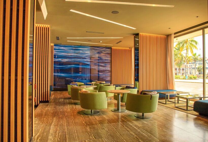 فندق Doubletree By Hilton Iquitos