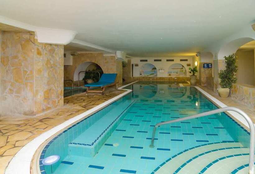 هتل Flora Wellness & Beauty